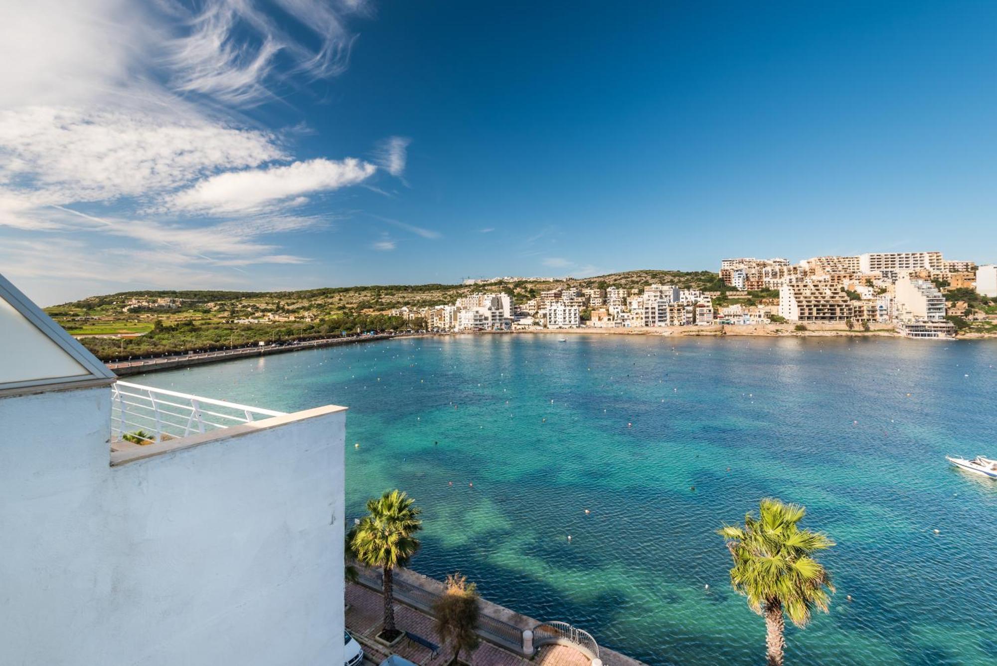 Blue Harbour 2 Bedroom Seafront Apartments With Stunning Seaviews - By Getawaysmalta San Pawl il-Baħar Kültér fotó