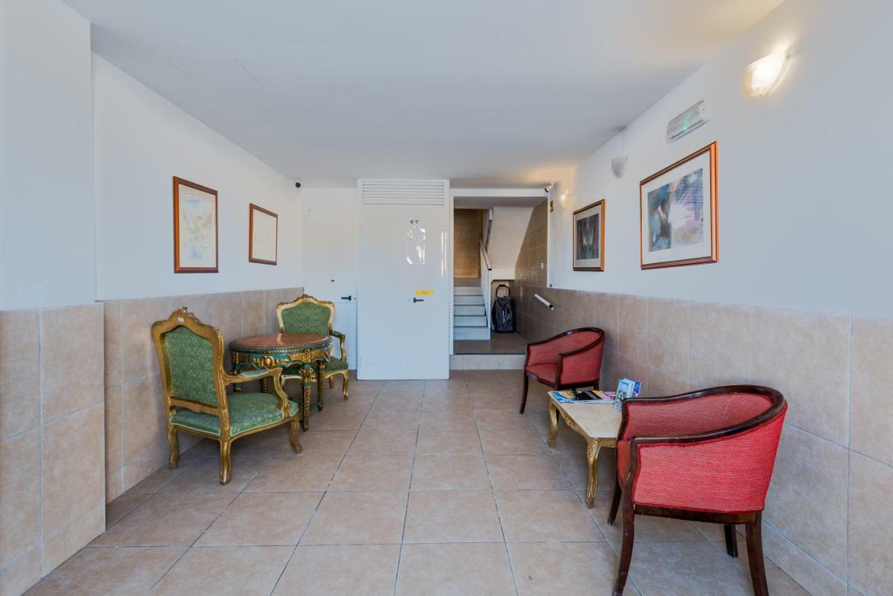 Blue Harbour 2 Bedroom Seafront Apartments With Stunning Seaviews - By Getawaysmalta San Pawl il-Baħar Kültér fotó